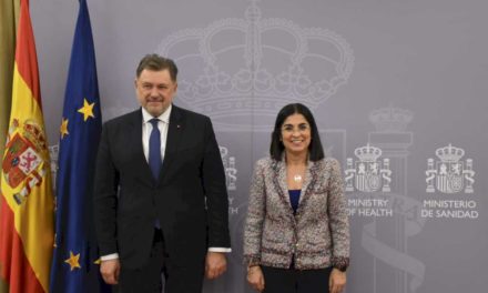 Carolina Darias recibe al ministro de Sanidad rumano para avanzar en acuerdos entre ambos países en materia sanitaria