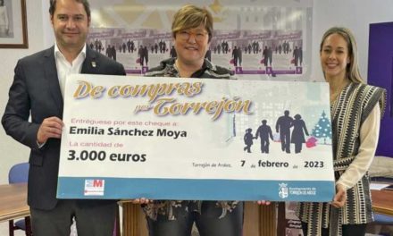 Torrejón: Los ganadores del concurso “De compras por Torrejón en las Mágicas Navidades” han recibido hoy sus cheques regalo