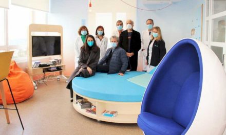 El Hospital Clínico San Carlos inaugura el ‘Cubo Mágico’, un espacio para amenizar la estancia hospitalaria de niños y adolescentes