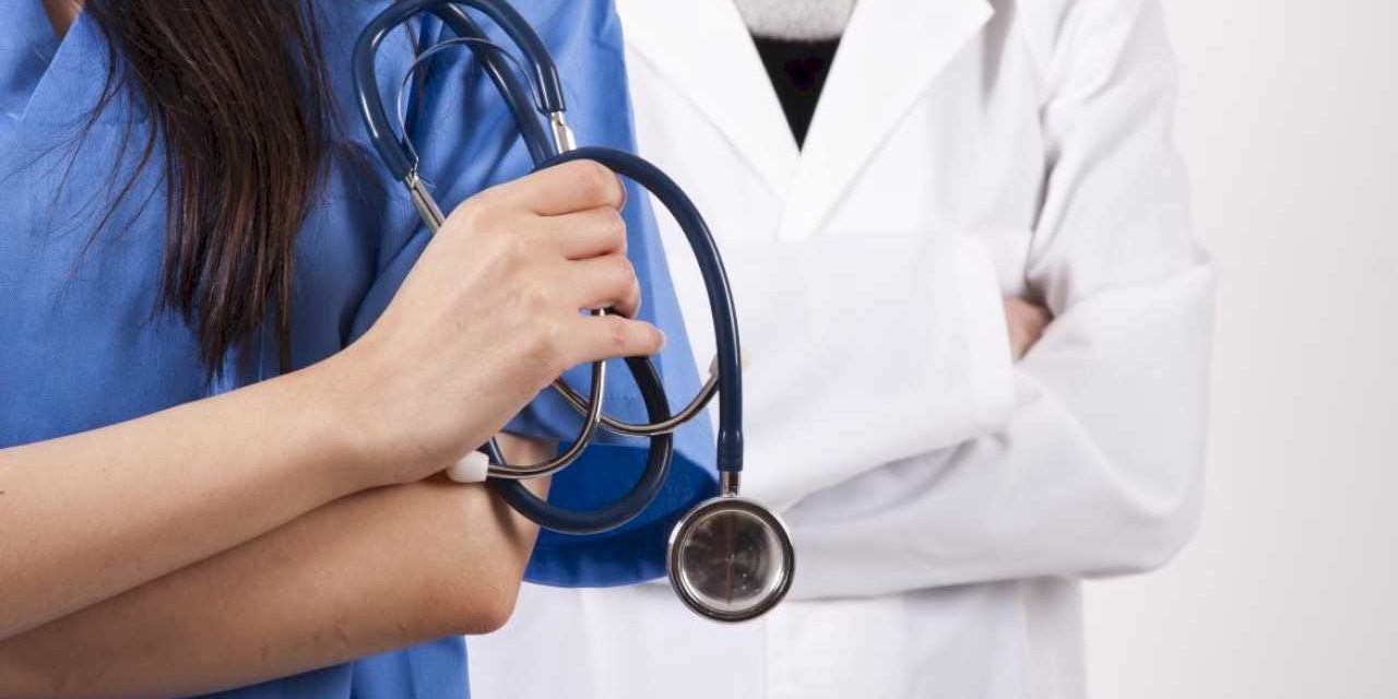 Cerca de 40 médicos de la sanidad pública madrileña, entre los 100 mejores de España en su especialidad